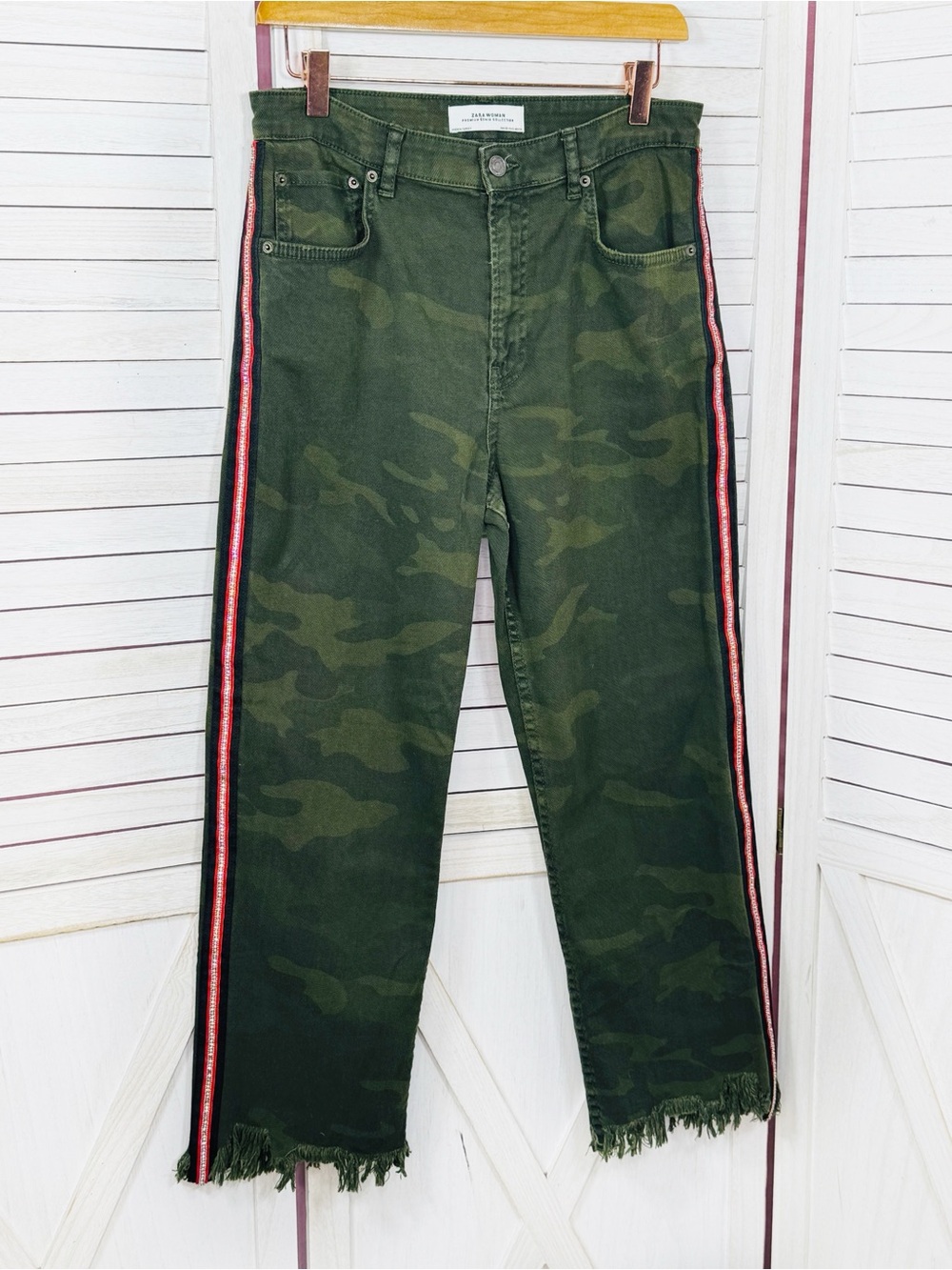 Zara Camouflage Rhinestone Stripe Fringe Hem Crop Jeans Green 6 Straight High